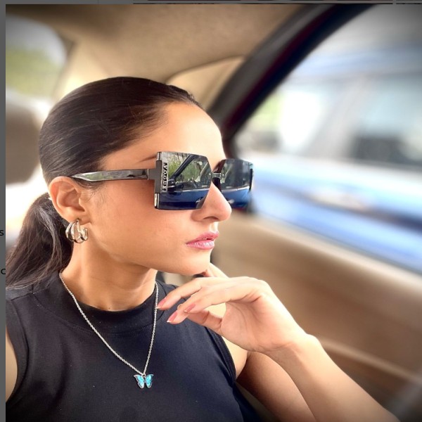 Journalist Arpita arya Aaj tak anchor images